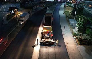 Küçükçekmece’de asfalt çalışmaları ile yol...