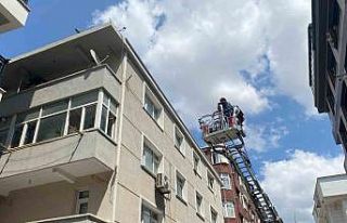 Küçükçekmece’de yıkımı yapılan binanın...