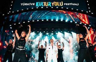 Kültür Yolu Festivali’nde Murat Dalkılıç sahne...