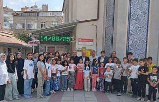 Kur’an-ı Kerim öğrenen çocuklara hediyeler armağan...