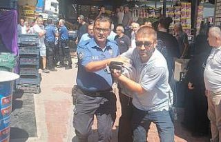 Kurusıkı silahla kuyumcu soymaya kalktı: Kuyumcu...