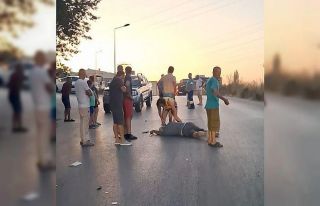 Kuşadası’nda otomobil ile motosiklet kafa kafaya...