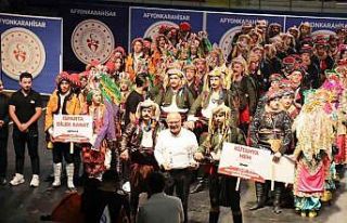 Kütahya Halk Eğitimi Merkezi Halk Oyunları ekibi...