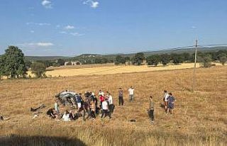 Kütahya’da otomobil tarlaya uçtu: 5 yaralı