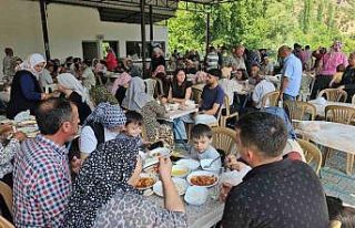Mahalle sakinleri Geleneksel Köy Buluşması’nda...