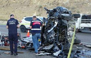 Malatya’da hafif ticari araç ile otomobil kafa...