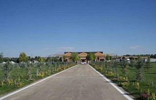 Malazgirt’te 1071 çiçek dikildi