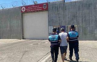 Manisa’da 30 yıl hapis cezasıyla aranan şahıs...
