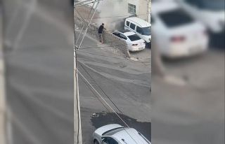 Mardin’de park halindeki otomobil alev aldı