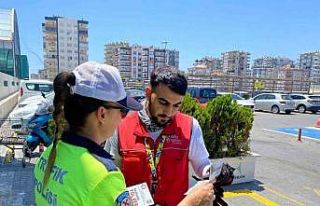 Mersin’de motokuryelere trafik eğitimi