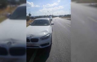 Motosiklet ile otomobil kavşakta çarpıştı: 1...