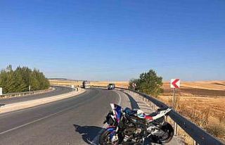Motosiklet kazasında ağır yaralanan sürücü hayatını...