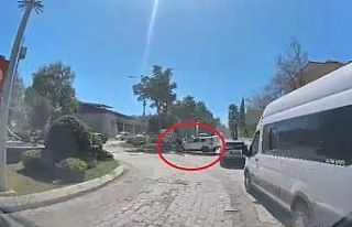 Motosikletin, dönüş yapan otomobille çarpıştığı...