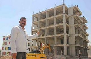 Müteahhit kendisini ihbar etti: Bina mühürlenerek...