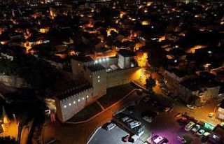 Müzeler geceleri de ziyarete açık
