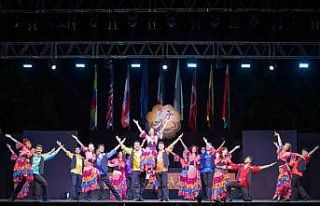 Nilüfer Halk Dansları Topluluğu İtalya’dan ödülle...