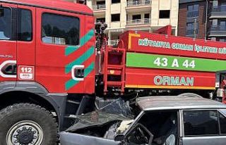 Orman arazözü ile otomobil kavşakta çarpıştı:...