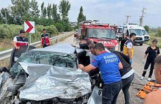 Osmaniye’de otomobiller kafa kafaya çarpıştı:...