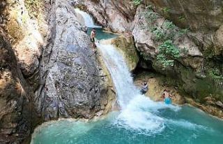 Osmaniye’de sıcakta kaçanların durağı Sarısu...