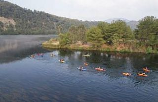 Osmaniye’de sisler içerisinde kano heyecanı