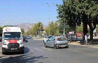 Otomobil 50 metre sürüklendi: 1 yaralı