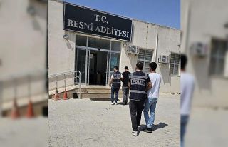 Otomobilin ses sistemlerini çalan şahıslar yakalandı