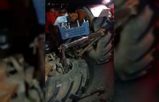 Otomobille çarpışan traktörün tekeri koptu: 2...