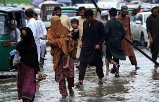 Pakistan’daki sel ve heyelanlarda can kaybı 674’e...