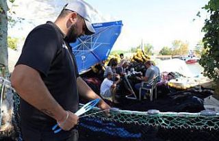 Palamuttan ümidini kesen balıkçılar, ağlarını...