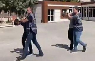 Park halindeki otomobile pompalı tüfekle ateş eden...