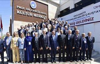 Rektör Kibar, Üniversite Hastaneler Birliği Çalıştayı’na...