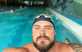 Rus yüzücü İstanbul Boğazı’nda yapılan yüzme...