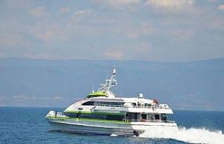 Rüzgar ve fırtına Marmara’da deniz seferlerini...