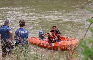 Sakarya Nehri’ne düştüğü iddia edilen 22 yaşındaki...