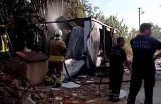 Samandağ’da çıkan yangında konteyner kullanılamaz...