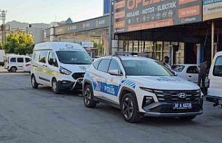 Sanayide çalışan kalfa kazara çırağı vurdu