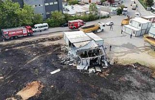 Sancaktepe’de otluk alandaki yangın inşaat alanına...