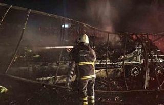 Şanlıurfa’da alev alev yanan tır hurda yığınına...