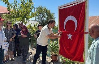 Şehidin ismi köy meydanına verildi