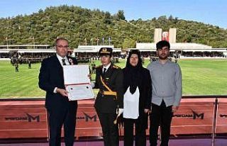 Şehit Ömer Halisdemir’in kızı teğmen oldu