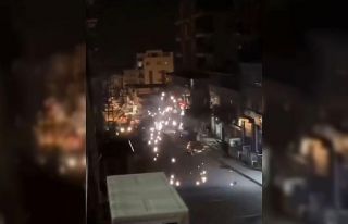 Sıcak havayla genleşen elektrik telleri havai fişek...