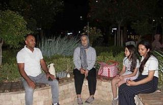 Sıcaktan bunalan vatandaşlar soluğu parklarda aldı