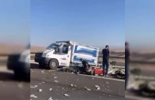 Siirt’te kontrolden çıkan pikap yol kenarına...