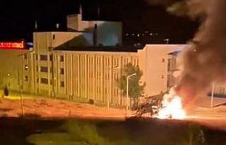 Sinop’ta seyir halindeki otomobil alev alev yandı