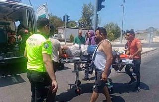 Siren sesini duyan kızlar acılarını unutup kaza...