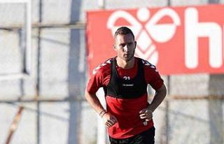 Sivasspor’da Simic, Sabah FC’ye transfer oldu