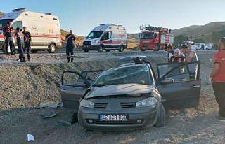 Sivas’ta otomobil şarampole yuvarlandı: 4 yaralı