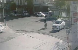 Siverek’te hatalı dönüş yapan otomobil kazaya...