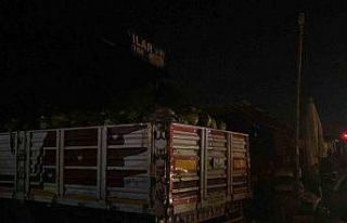 Şofbenden çıkan yangında alevler iş yerini sardı