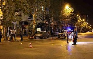 Sokak ortasında silahla defalarca ateş edildi, polis...